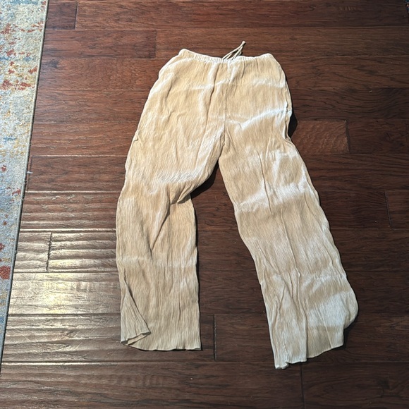 Tan pants - Picture 3 of 3